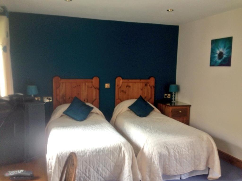 The Golden Boar Inn Bury St. Edmunds Chambre photo